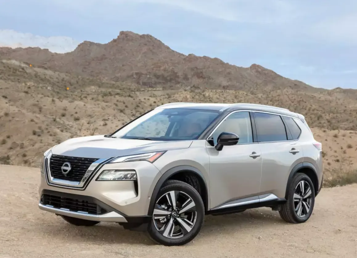 Champagne Silver Metallic Nissan Rogue