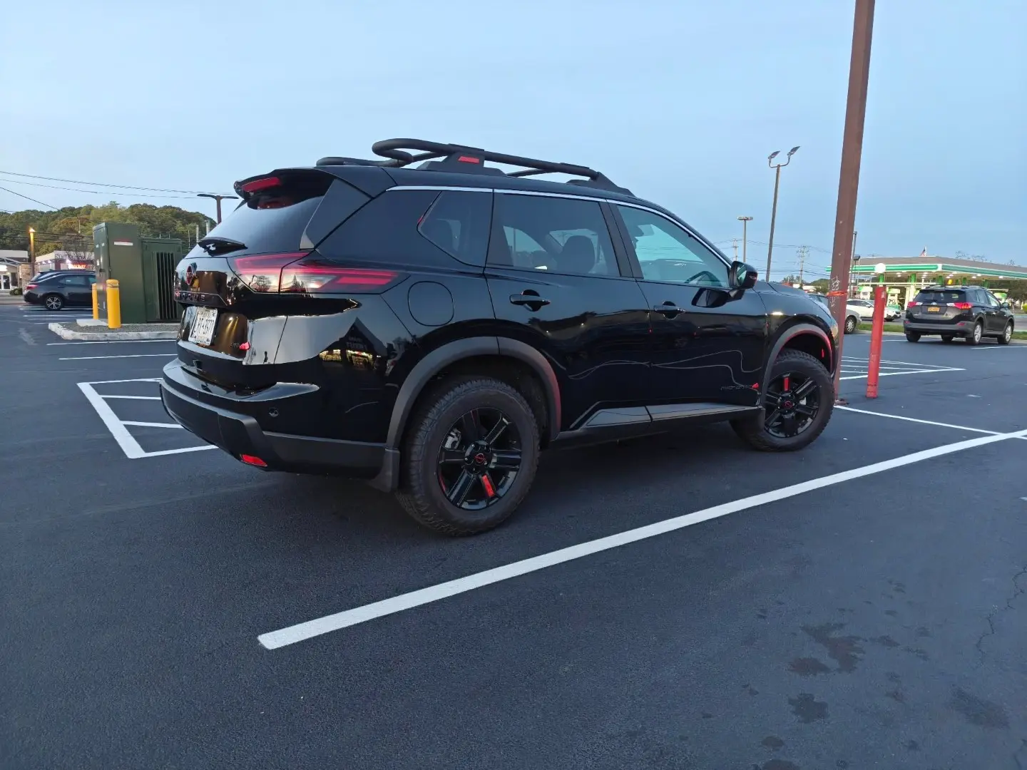 Nissan Rogue Looks Nice in Black
