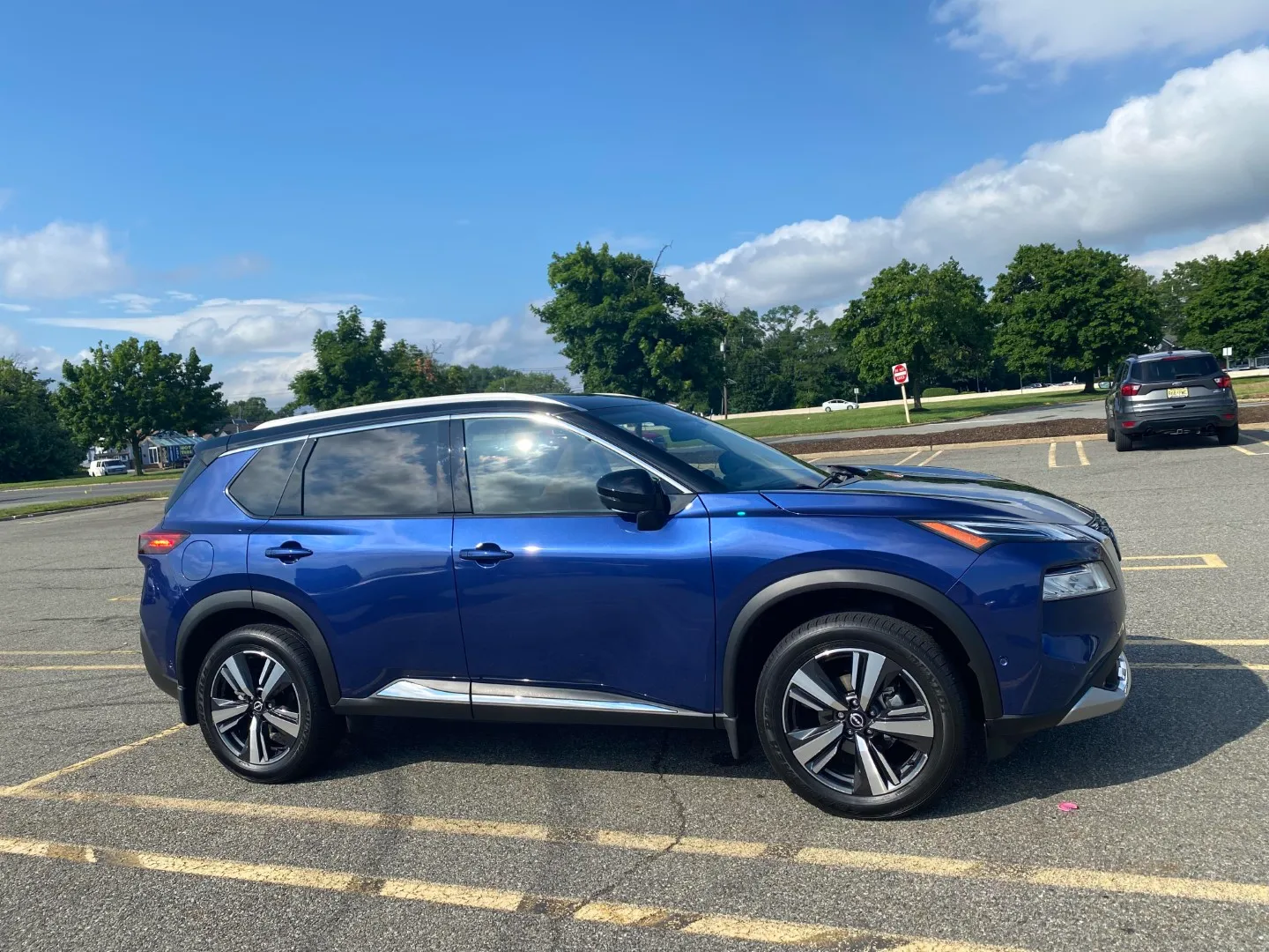 Nissan Rogue Shown in Deep Ocean Blue Pearl