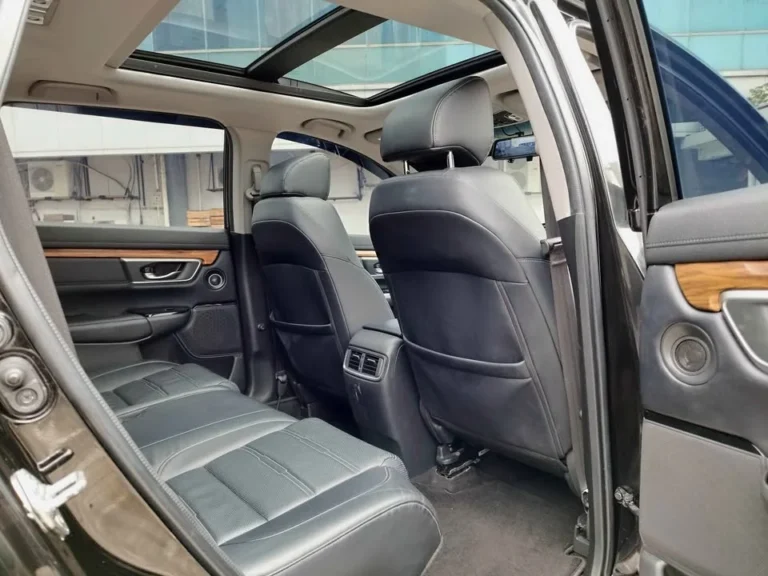 SUV with Panoramic Sunroof