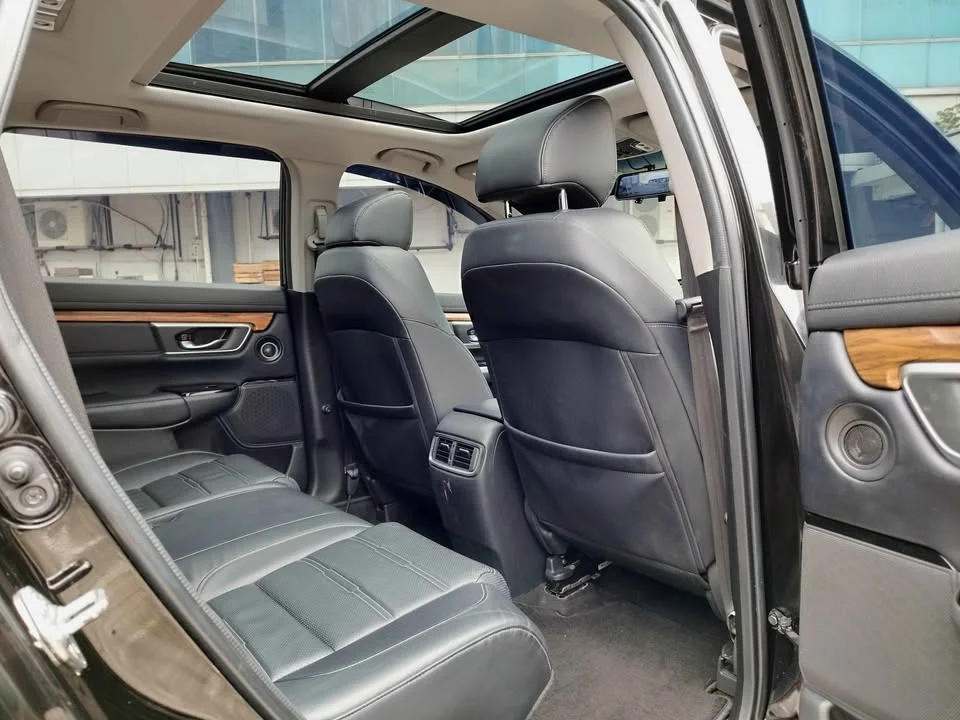 SUV with Panoramic Sunroof